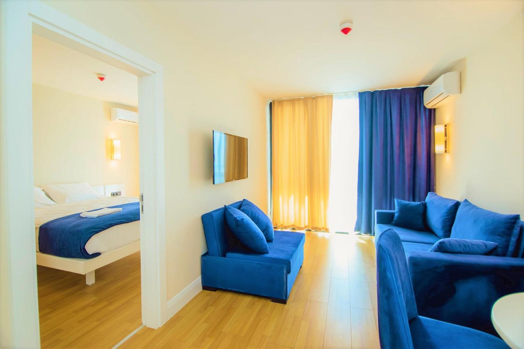 Luxury Beach Front Hotel Batumi Exterior photo