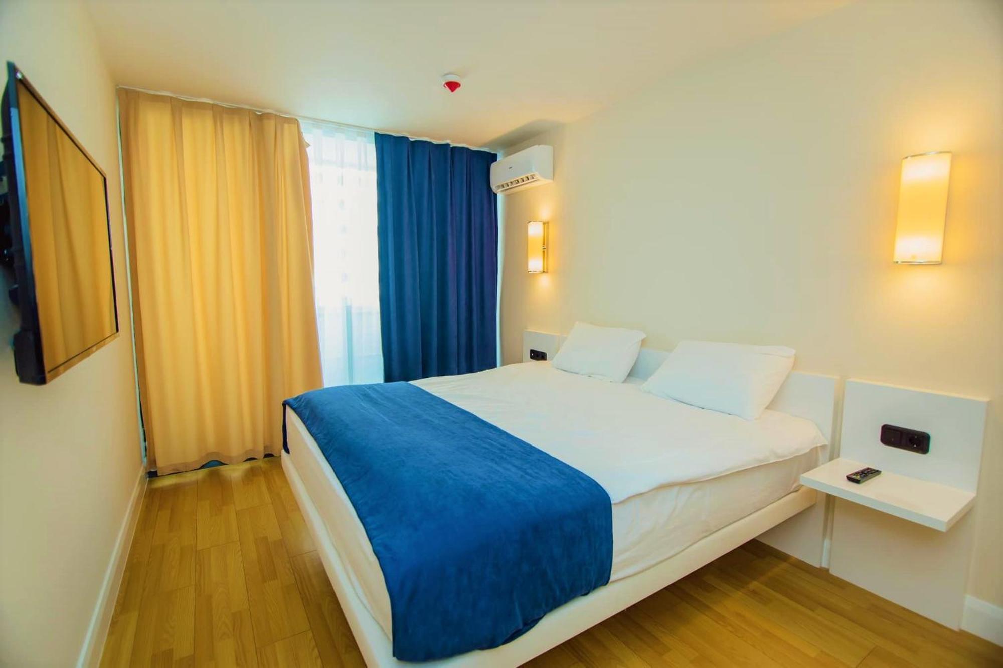 Luxury Beach Front Hotel Batumi Exterior photo