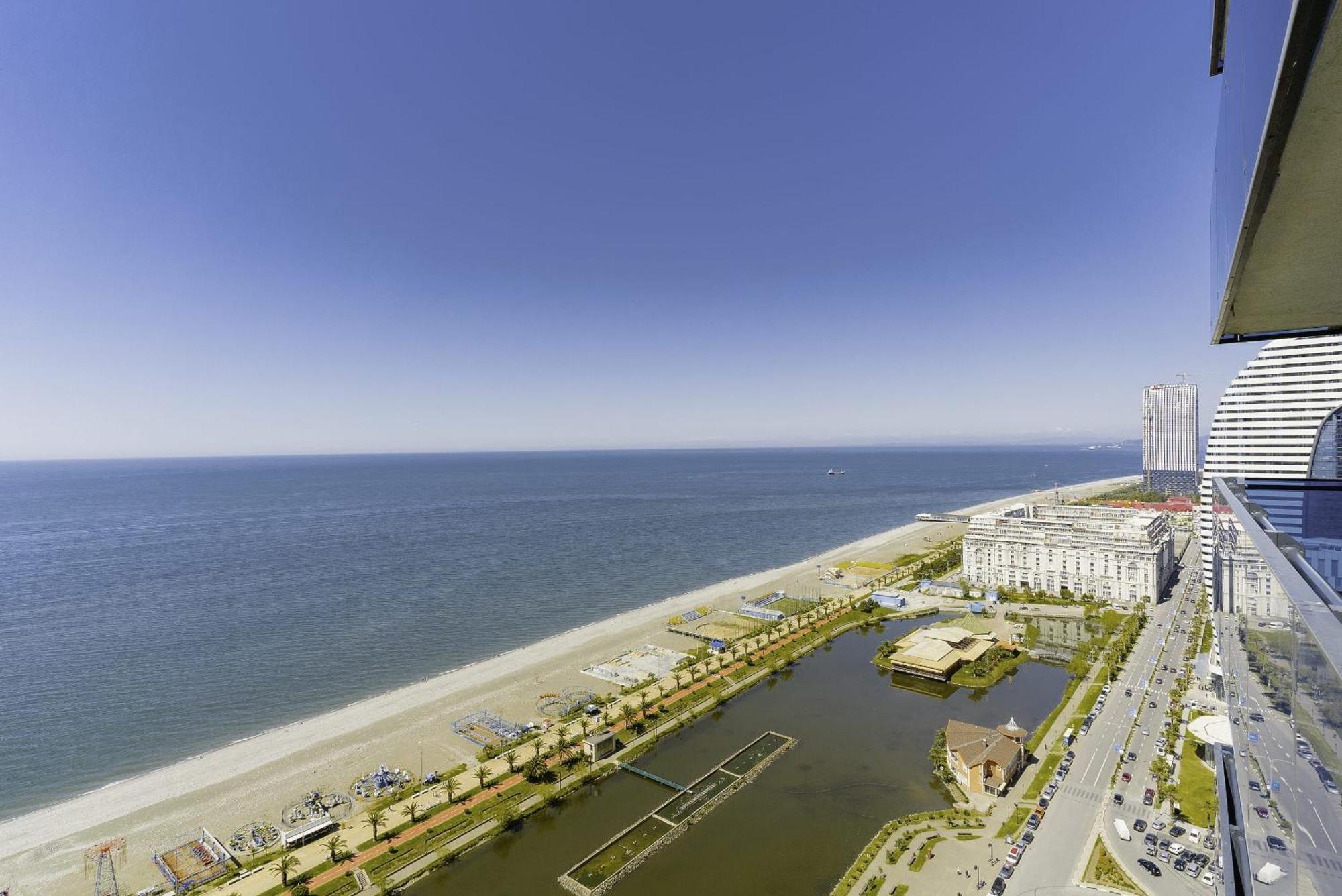 Luxury Beach Front Hotel Batumi Exterior photo