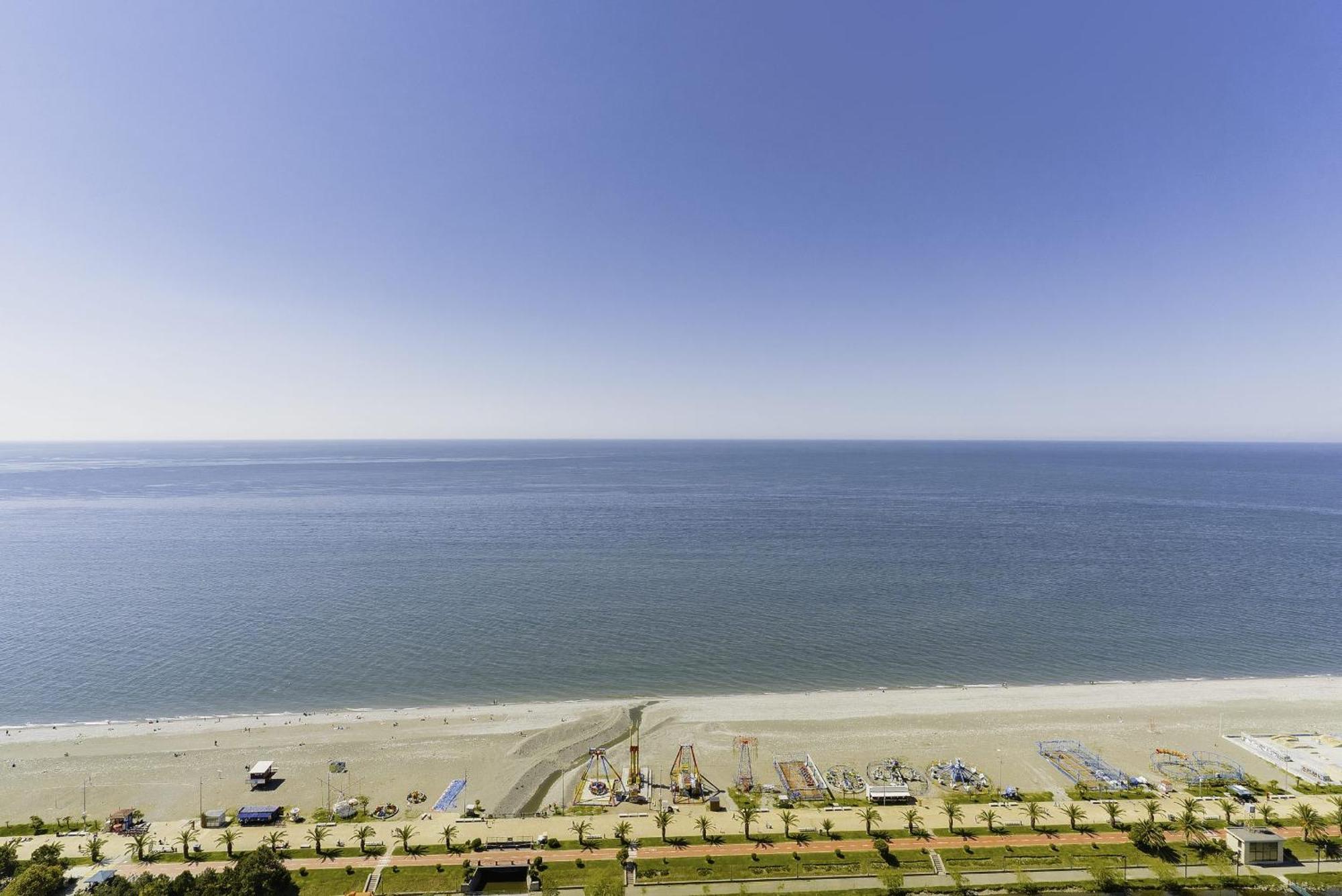 Luxury Beach Front Hotel Batumi Exterior photo