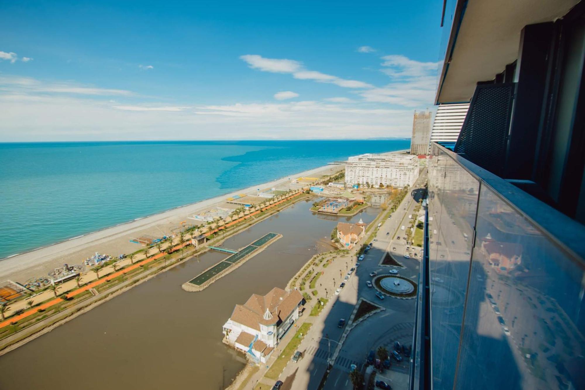 Luxury Beach Front Hotel Batumi Exterior photo