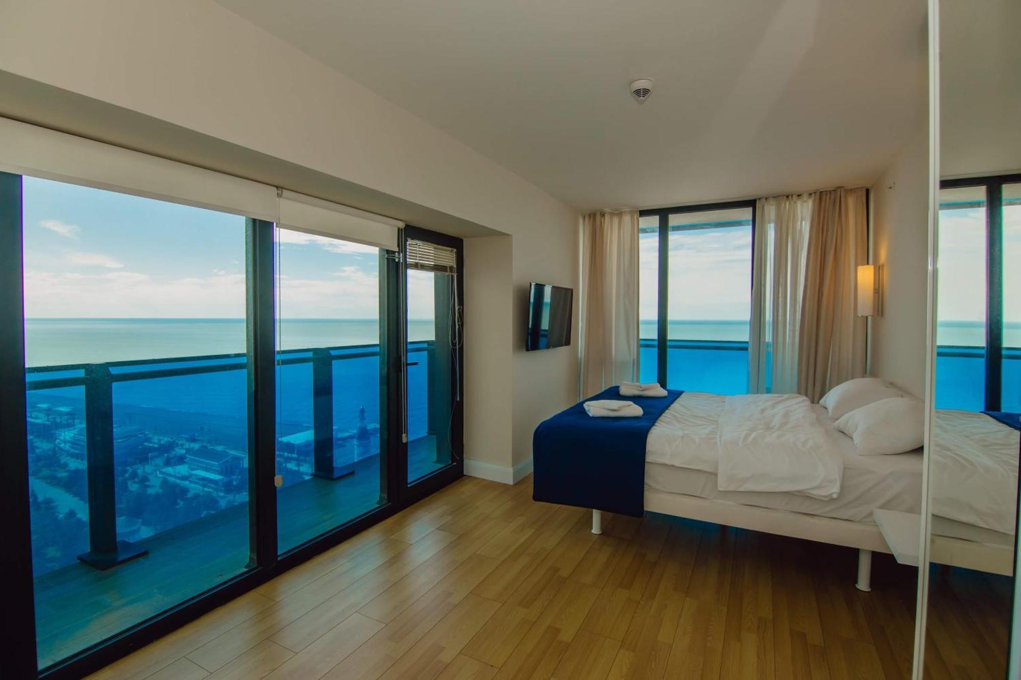 Luxury Beach Front Hotel Batumi Exterior photo