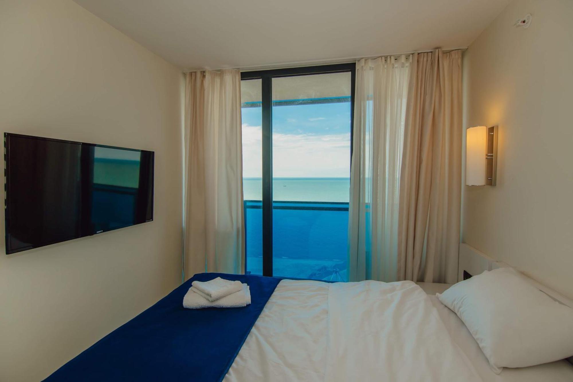Luxury Beach Front Hotel Batumi Exterior photo
