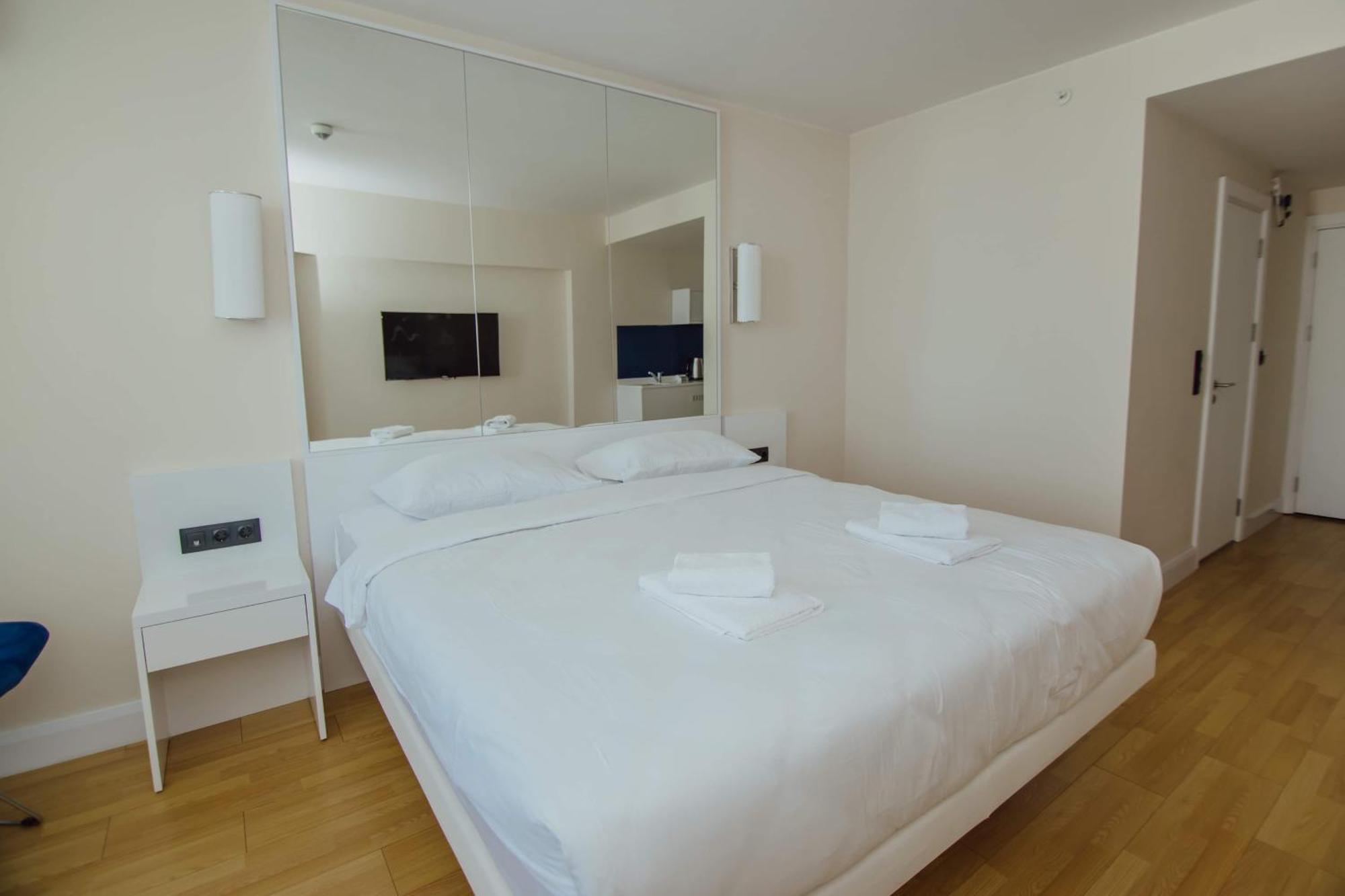 Luxury Beach Front Hotel Batumi Exterior photo