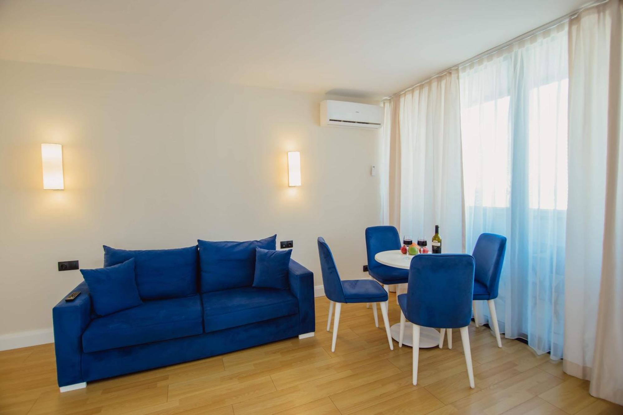 Luxury Beach Front Hotel Batumi Exterior photo