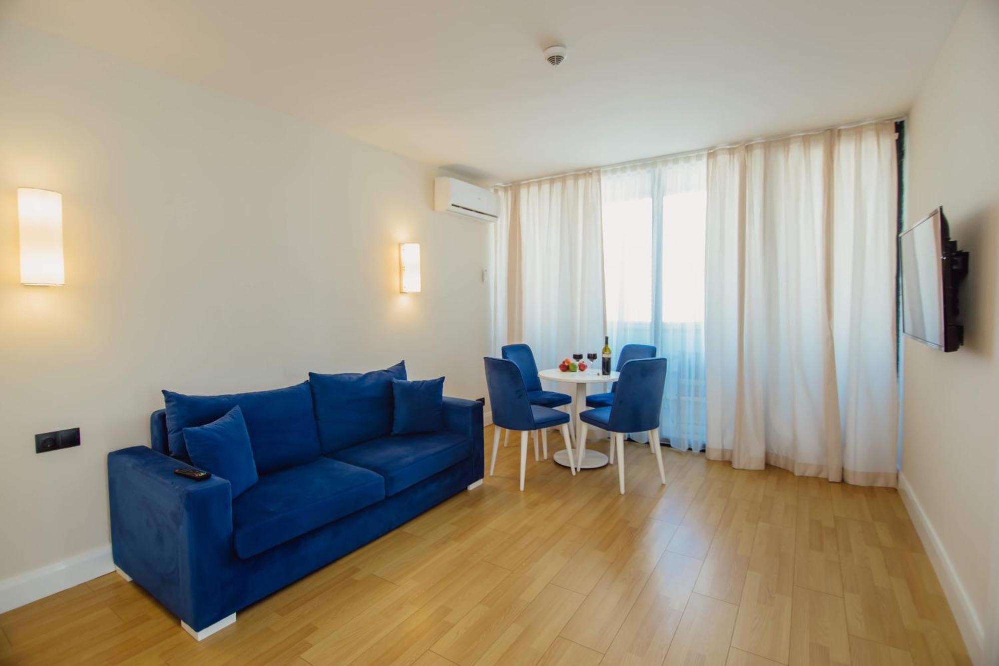 Luxury Beach Front Hotel Batumi Exterior photo